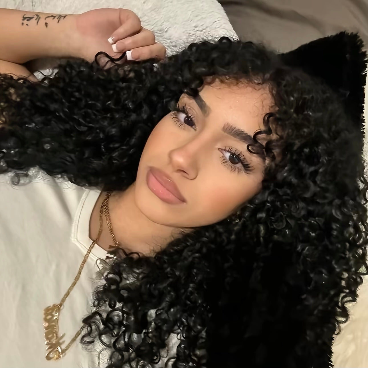 <h4>Amazing!I had the chance to try out the GORGEOUS OLIVIA, and I’m so impressed! They added the perfect amount of extra dimension and volume without feeling heavy on my eyes. What I love most is how easy they were to apply on top of my strip lash—no fuss, no slipping, just a seamless blend. </h4>